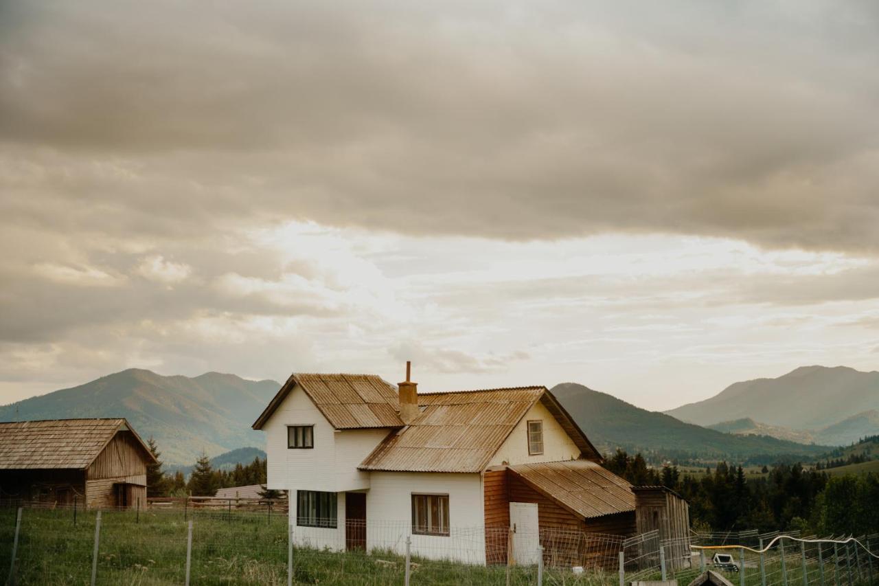 Popasul Transilvania Piatra Fantanele Bagian luar foto