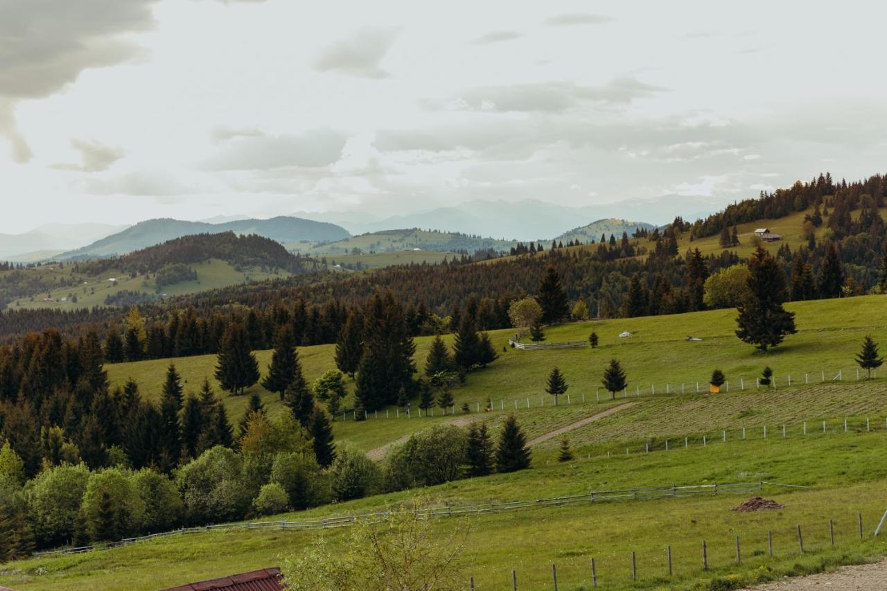 Popasul Transilvania Piatra Fantanele Bagian luar foto